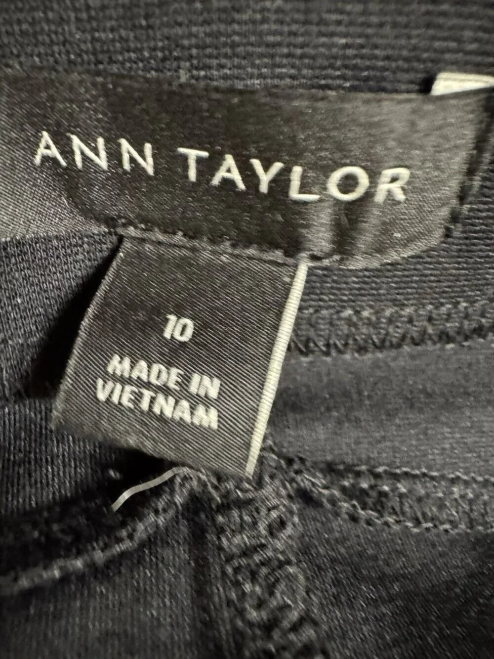 Ann Taylor Black Pencil Skirt Size 10 Knee Length Stretch
